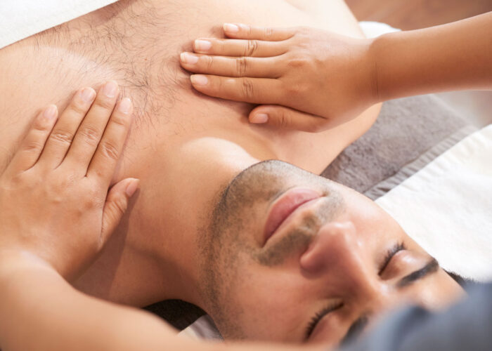 masseuse-massaging-clients-chest-paradise-massage-5